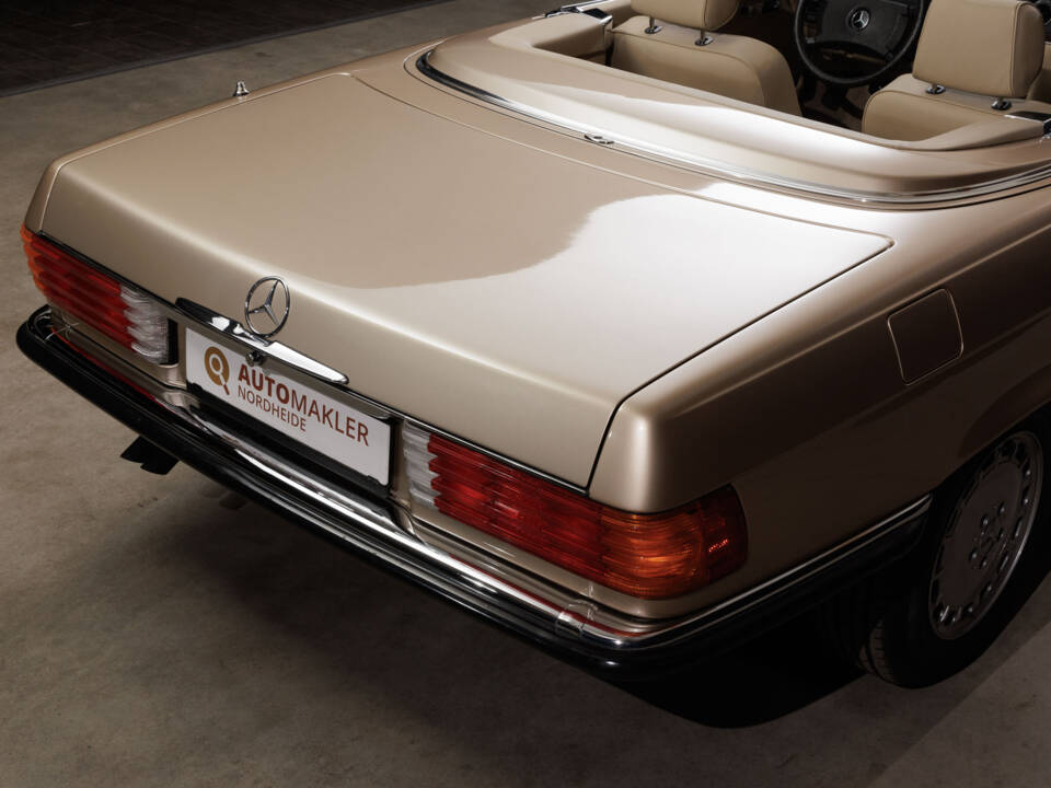 Immagine 33/71 di Mercedes-Benz 420 SL (1988)