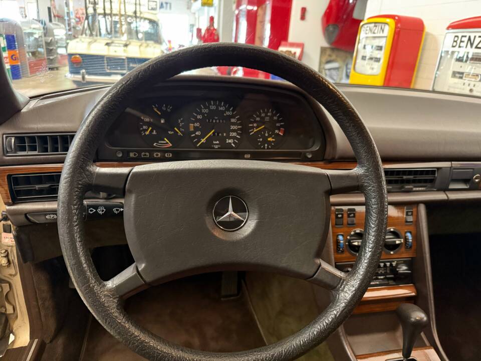 Afbeelding 9/20 van Mercedes-Benz 280 SE (1983)