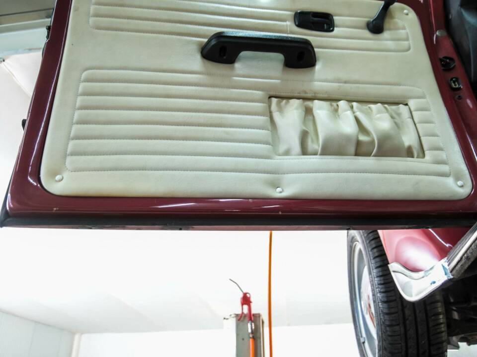 Image 46/50 of Volkswagen Beetle 1303 LS (1977)