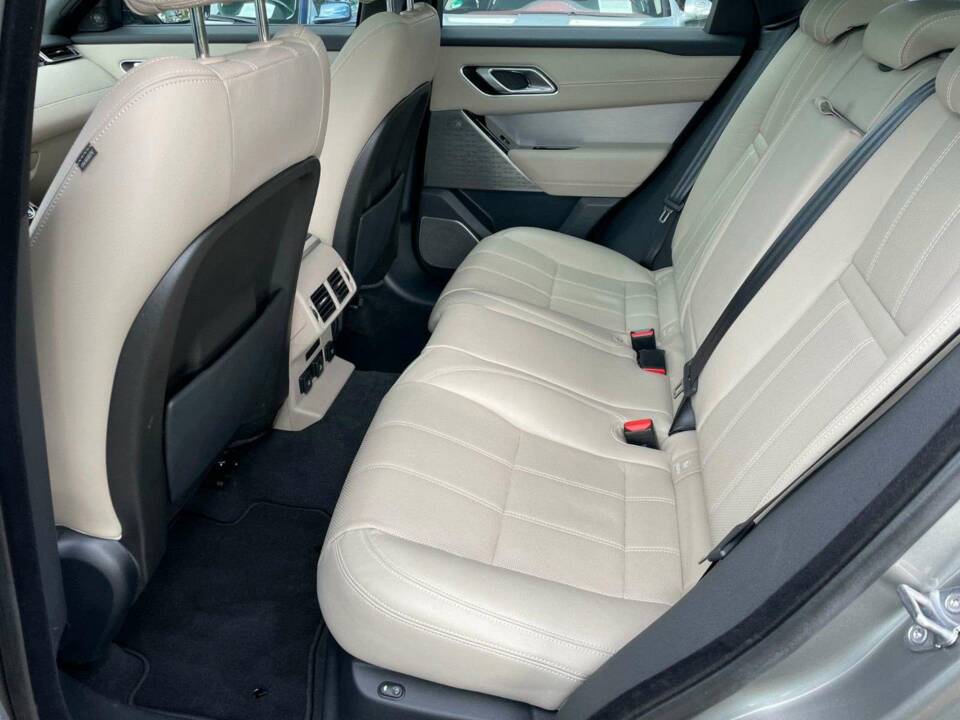 Image 14/19 of Land Rover Range Rover Velar D300 (2018)