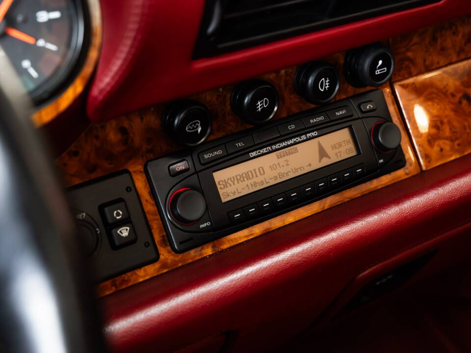 Immagine 20/32 di Porsche 911 Carrera (1994)