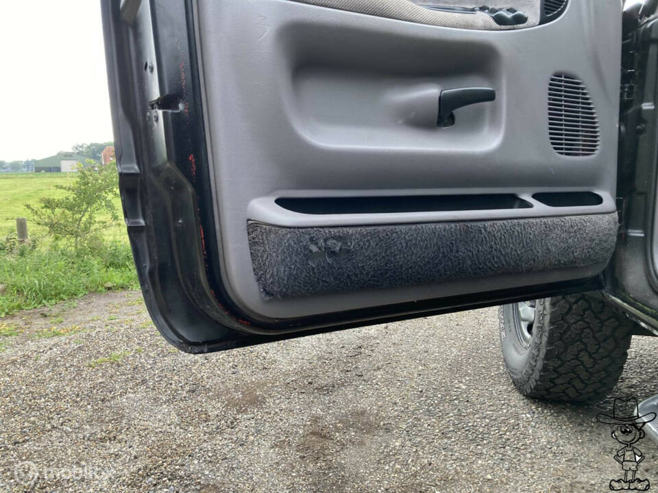 Image 23/47 of Dodge Ram 1500 (1994)