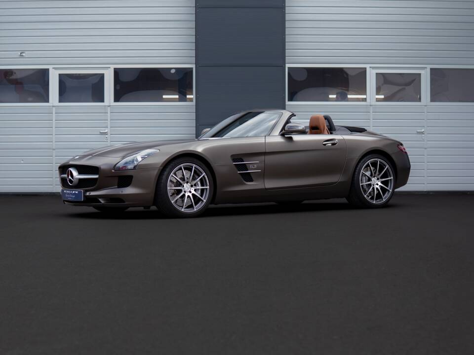 Image 2/45 of Mercedes-Benz SLS AMG Roadster (2012)