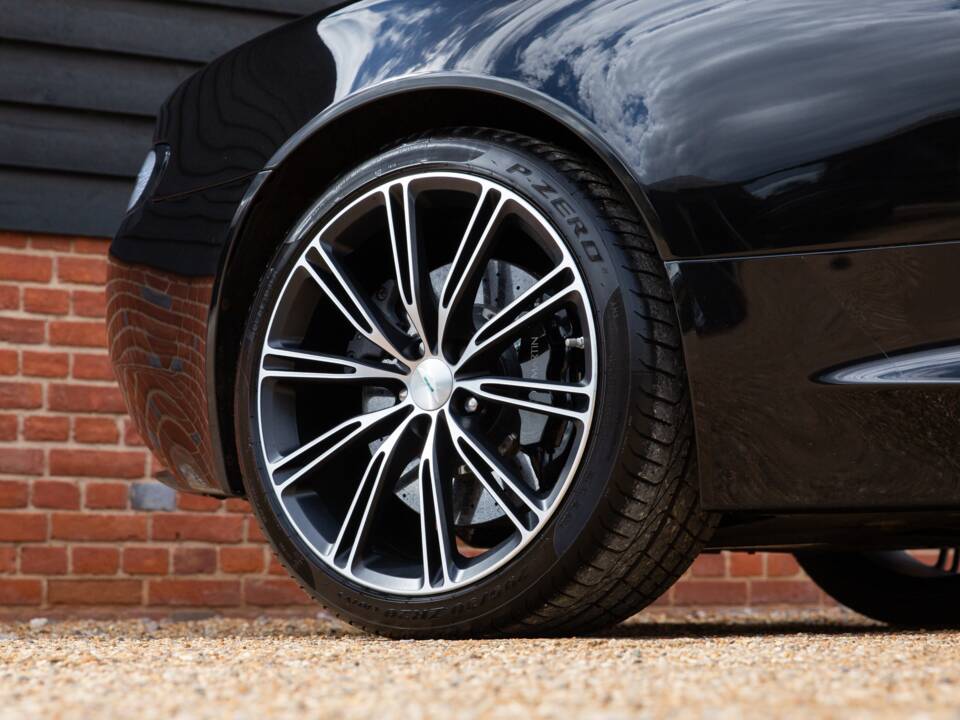 Image 41/94 of Aston Martin DB 9 (2014)
