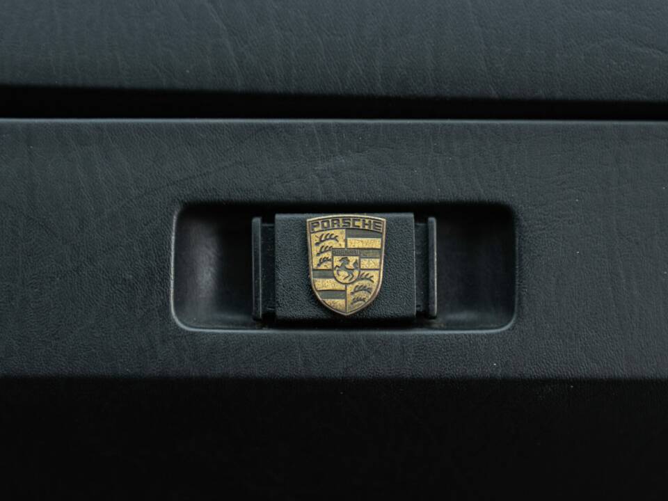 Bild 35/50 von Porsche 944 (1985)