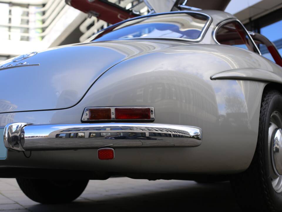 Image 17/37 of Mercedes-Benz 300 SL "Gullwing" (1954)