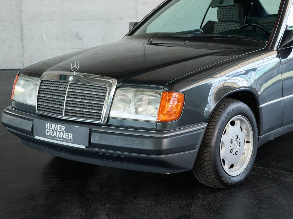 Bild 3/50 von Mercedes-Benz 300 CE (1991)