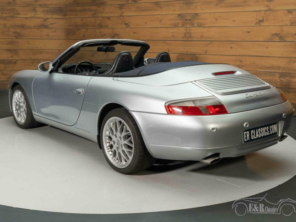 Imagen 6/19 de Porsche 911 Carrera 4 (2001)