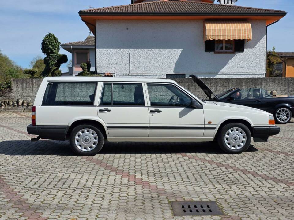 Bild 28/35 von Volvo 940 2.0i Turbo (1996)