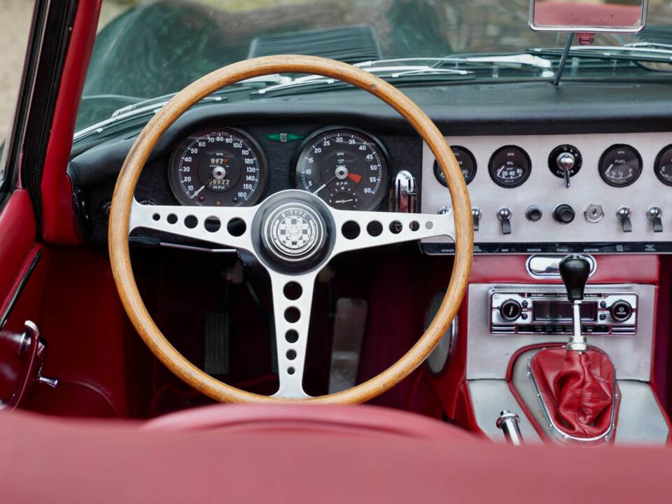 Immagine 31/50 di Jaguar E-Type 3.8 (1961)