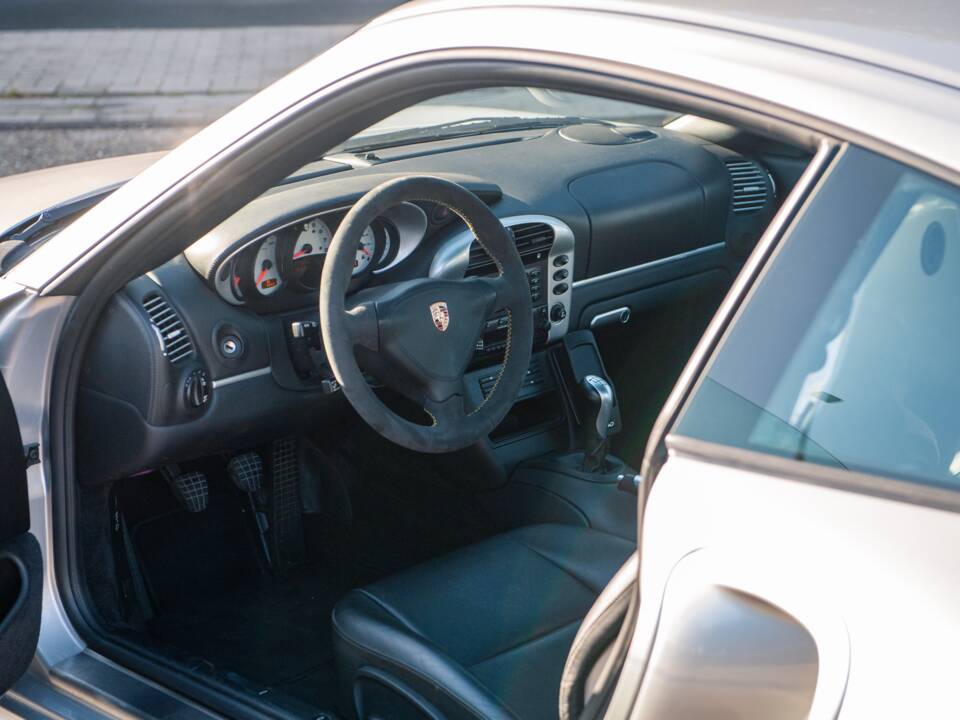 Bild 24/37 von Porsche 911 GT2 (2003)