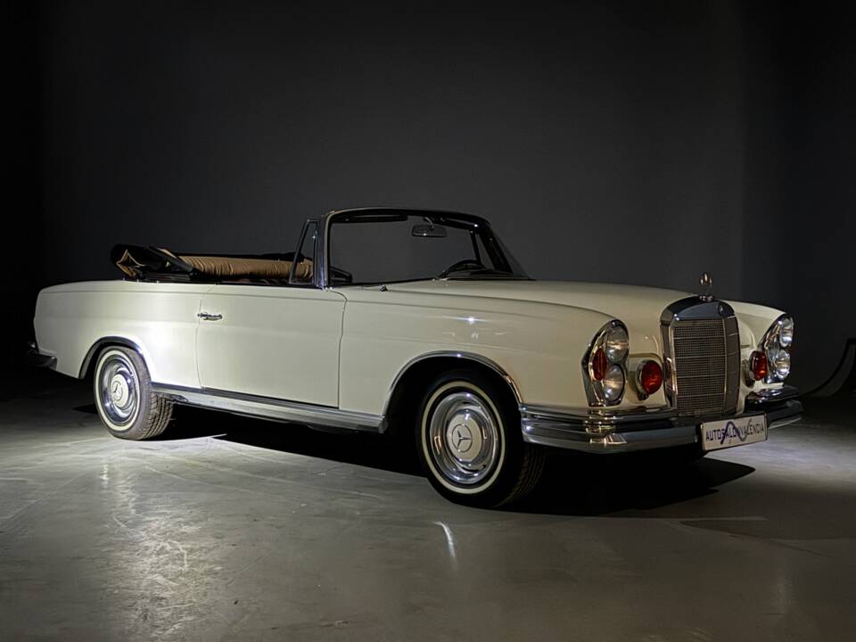 Afbeelding 15/36 van Mercedes-Benz 250 SE (1966)