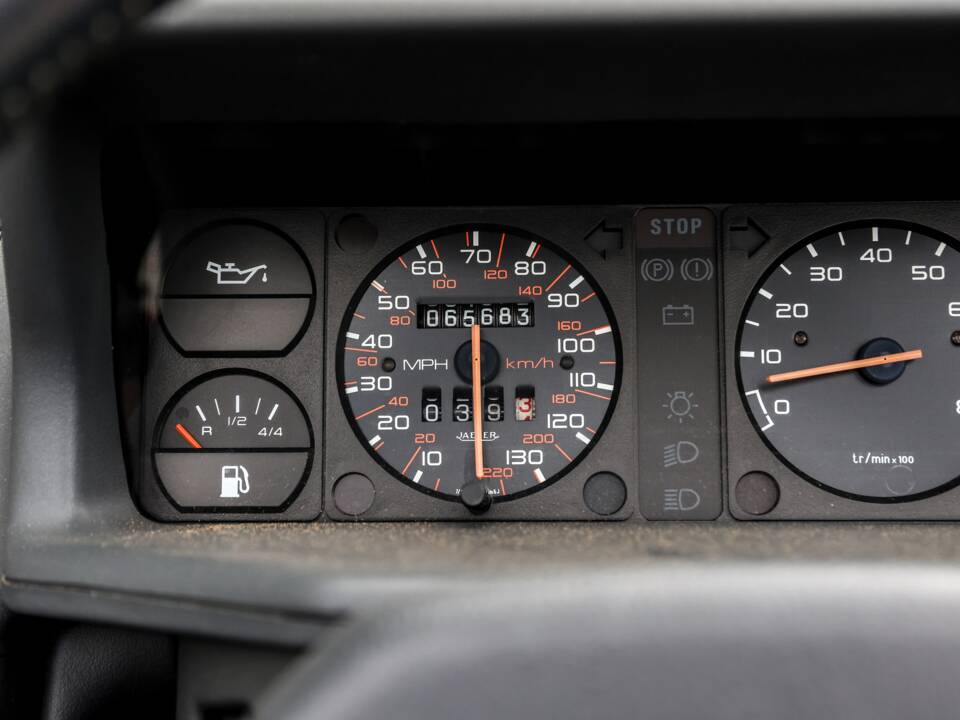 Image 25/31 of Peugeot 205 Roland Garros (1990)