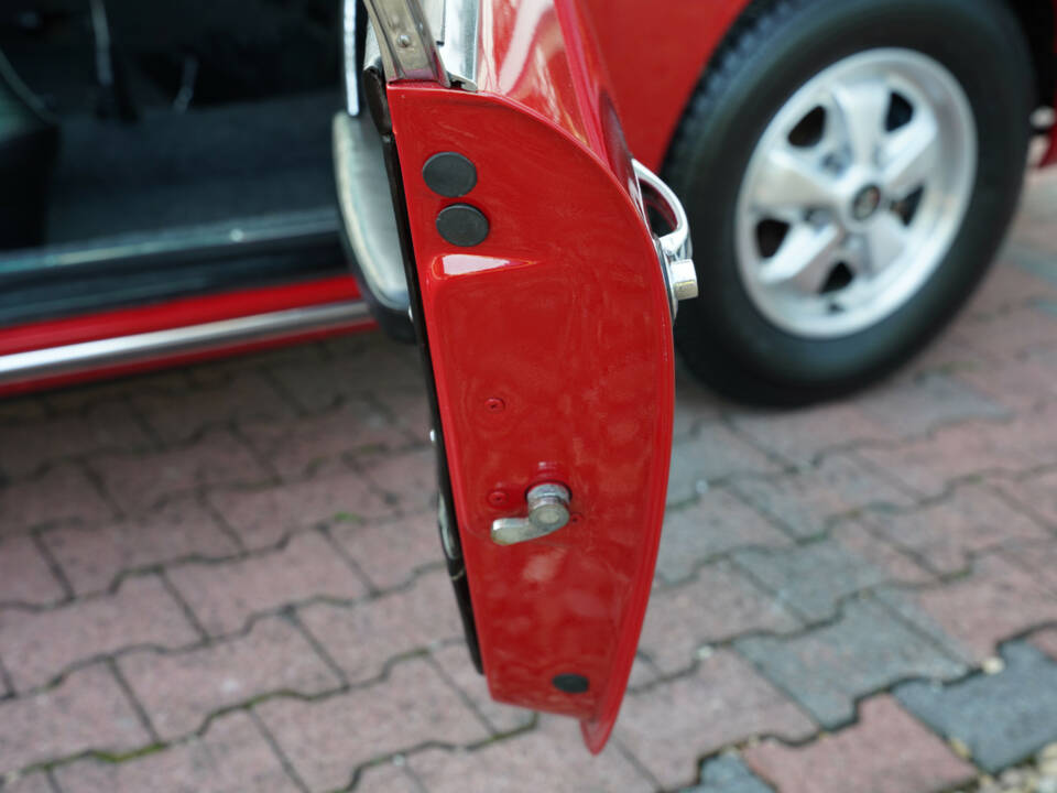 Image 16/50 of Porsche 912 (1966)
