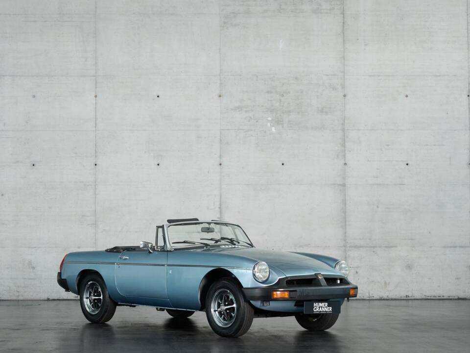 Image 17/50 of MG MGB (1976)