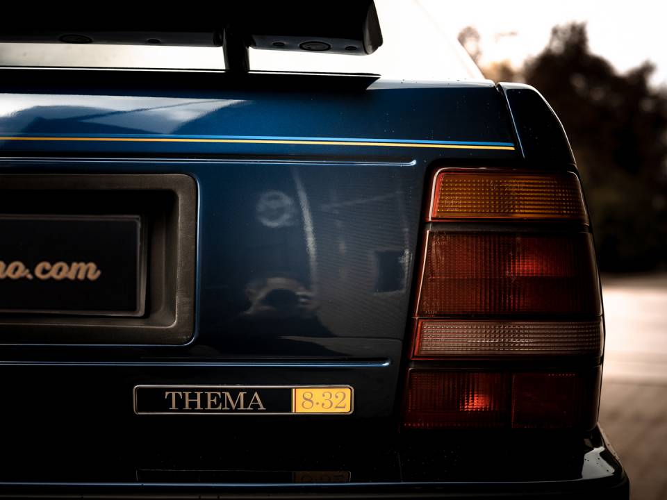 Image 12/43 of Lancia Thema 8.32 (1987)