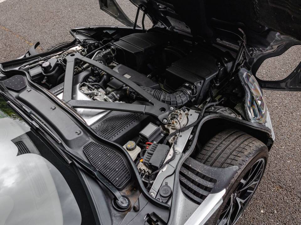 Image 6/39 of Aston Martin DB 11 Volante (2018)