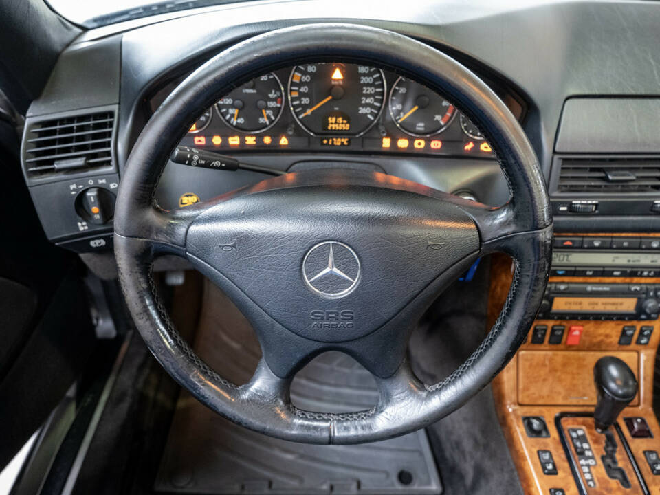 Imagen 9/50 de Mercedes-Benz SL 320 (1998)