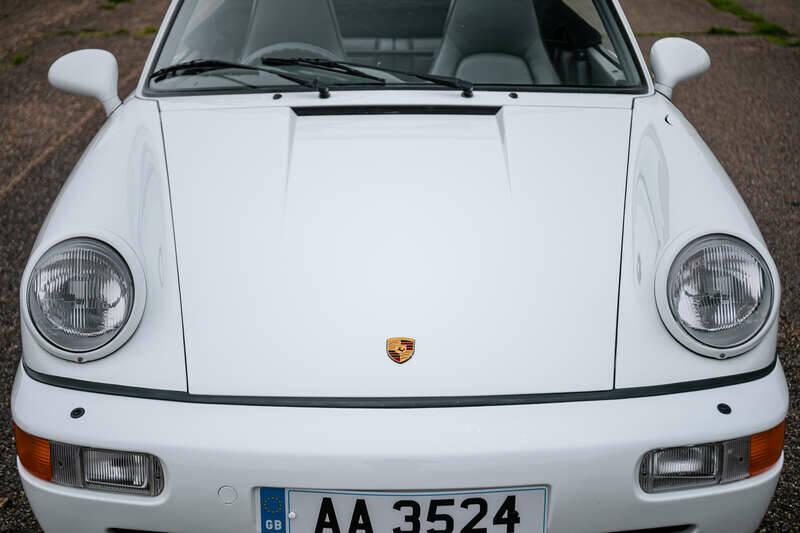 Image 35/38 of Porsche 911 Carrera 4 (1991)