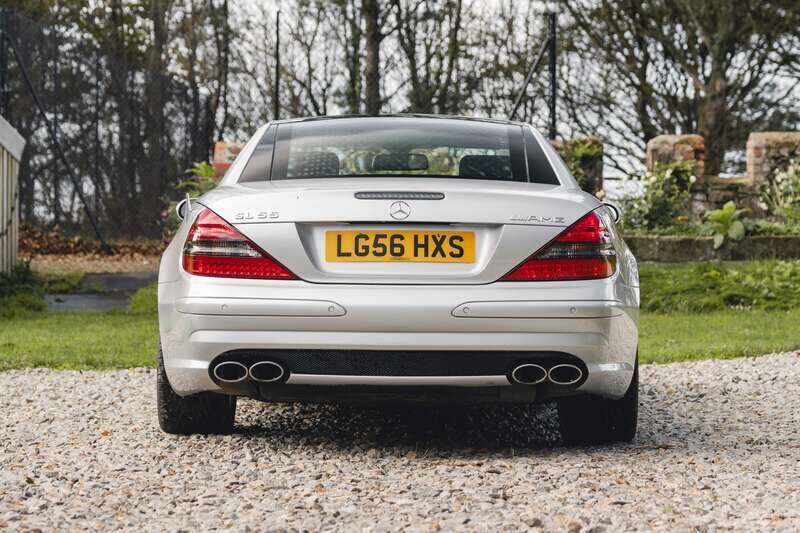 Image 18/50 de Mercedes-Benz SL 55 AMG (2006)