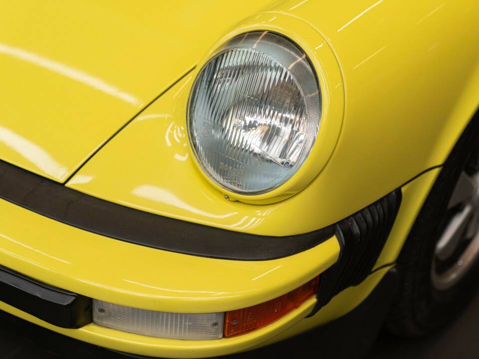 Image 21/50 of Porsche 911 Carrera 2.7 (1975)
