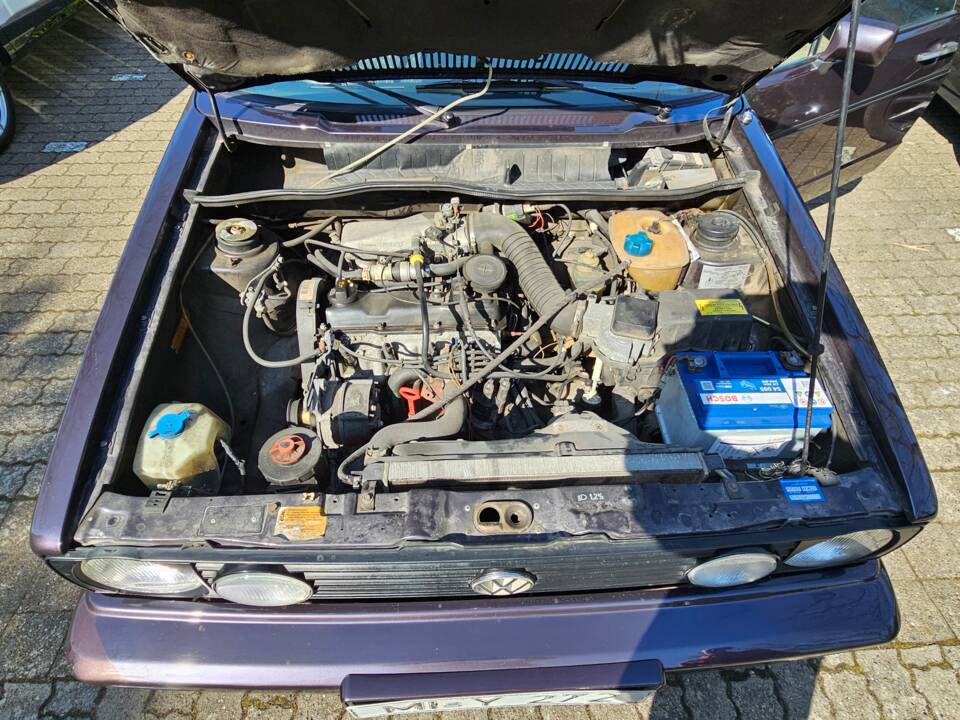 Image 8/14 of Volkswagen Golf Mk I Convertible 1.8 (1992)