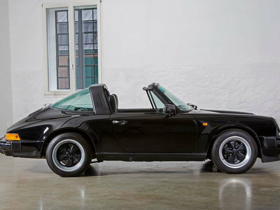 Bild 4/32 von Porsche 911 Carrera 3.2 (1986)