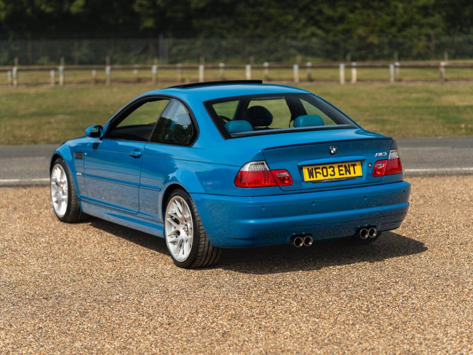 Image 17/36 of BMW M3 (2003)