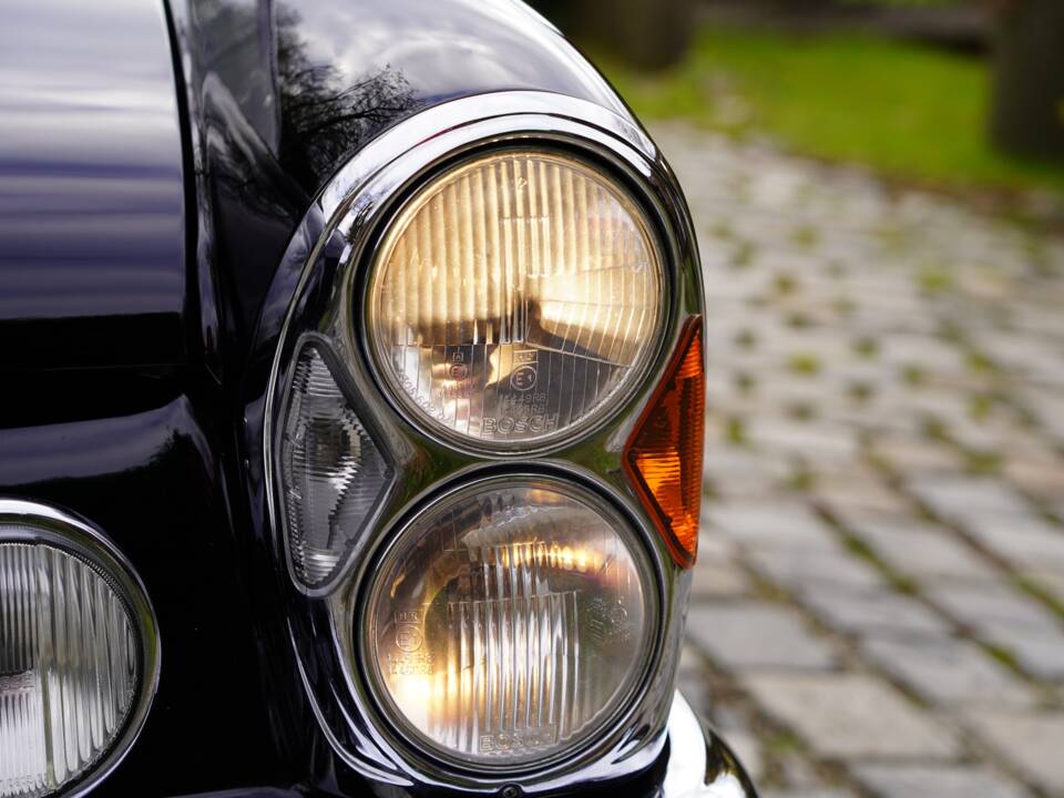 Afbeelding 12/14 van Mercedes-Benz 280 SE 3,5 (1970)