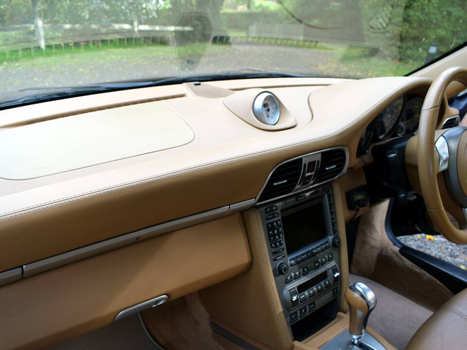 Afbeelding 50/50 van Porsche 911 Carrera S (2006)