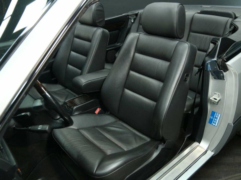 Immagine 11/30 di Mercedes-Benz E 320 &quot;Final Edition&quot; (1997)