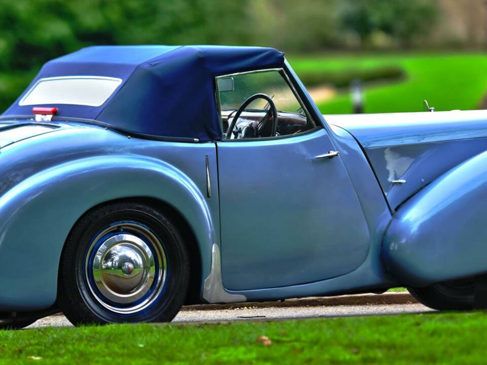 Image 21/50 of Triumph 2000 Roadster (1949)