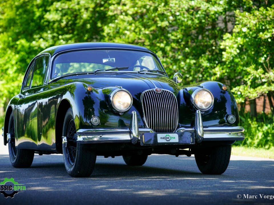 Image 26/53 of Jaguar XK 150 FHC (1958)