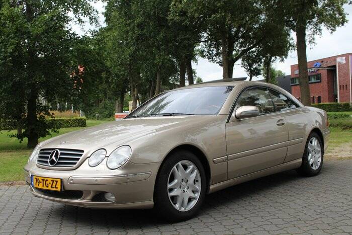 Imagen 7/7 de Mercedes-Benz CL 500 (2000)