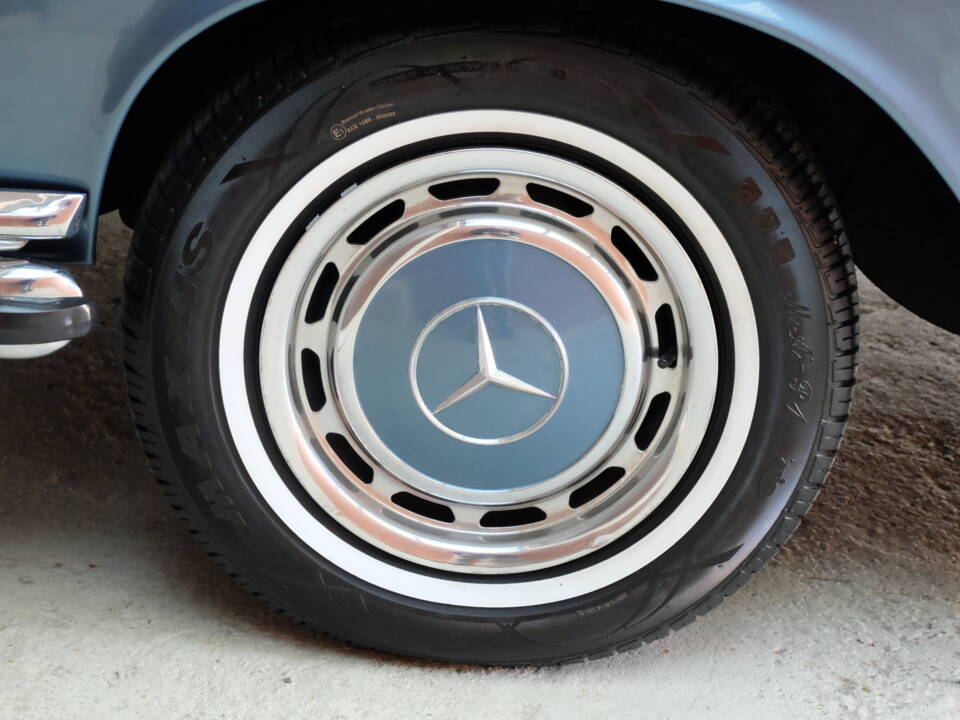 Image 69/77 of Mercedes-Benz 300 SEL (1969)