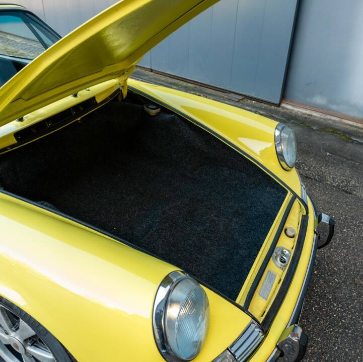 Image 44/48 of Porsche 911 2.2 T (1971)