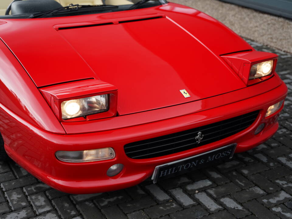 Image 33/50 of Ferrari F 355 Spider (1999)