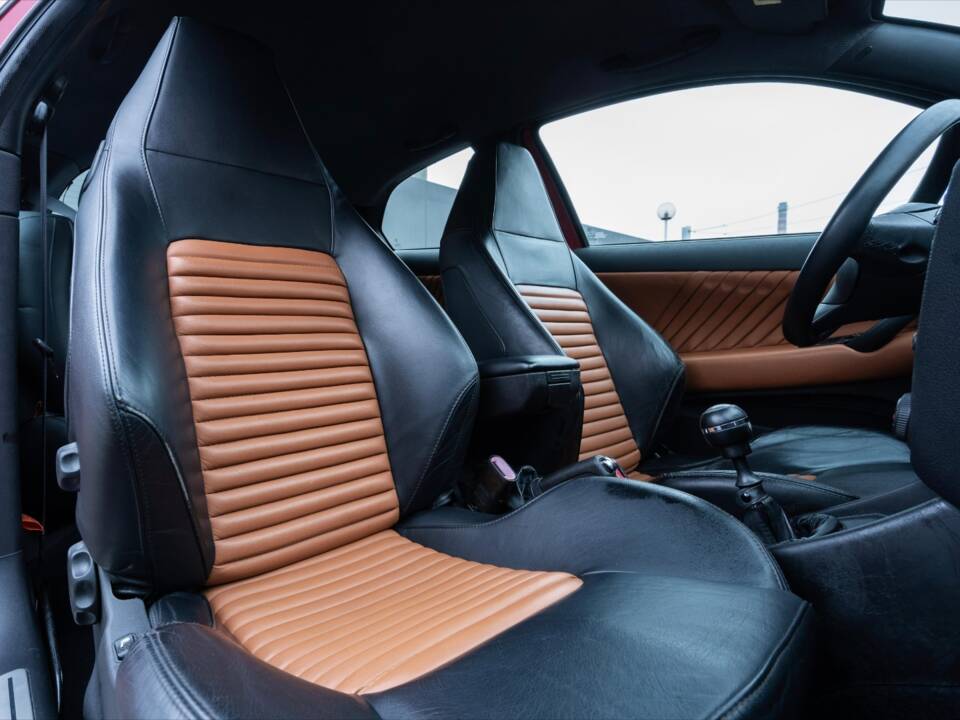 Immagine 9/15 di Alfa Romeo 147 3.2 GTA (2004)