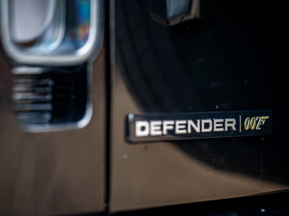 Image 5/50 of Land Rover Defender 110 V8 &quot;Bond Edition&quot; (2021)