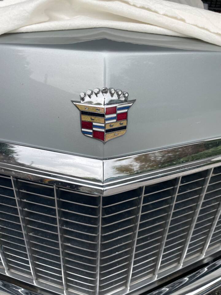 Image 61/90 of Cadillac Sedan DeVille (1970)