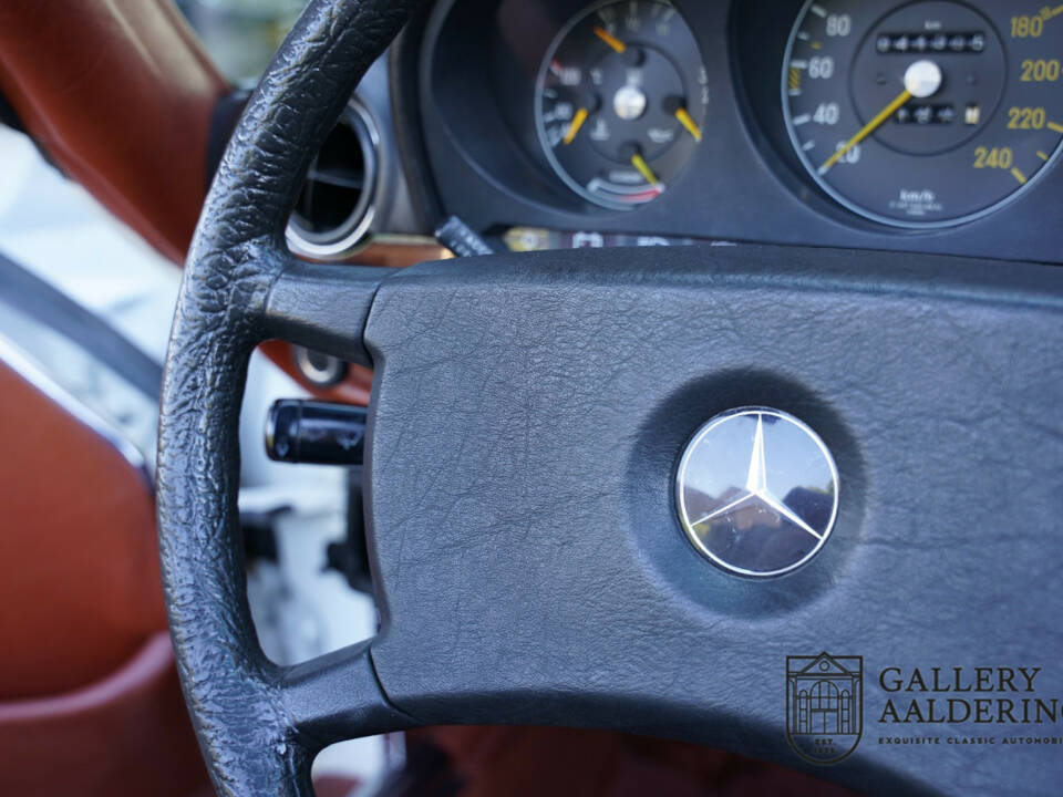 Image 26/50 de Mercedes-Benz 380 SL (1982)