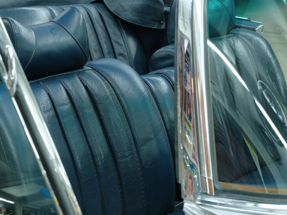 Image 41/50 of Mercedes-Benz 280 SE 3,5 (1970)