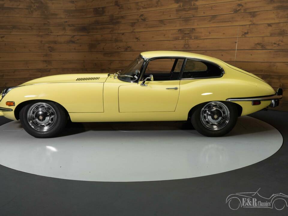 Image 7/8 de Jaguar E-Type (1970)