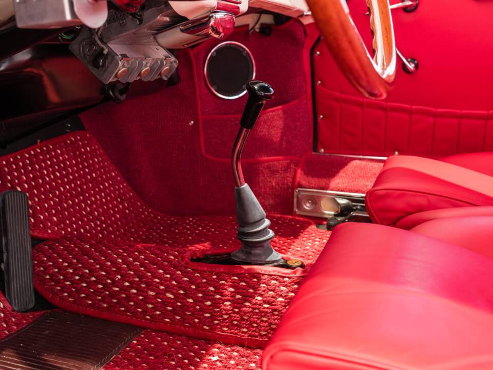 Image 29/42 of Porsche 356 C Carrera 2/2000 GS (1963)