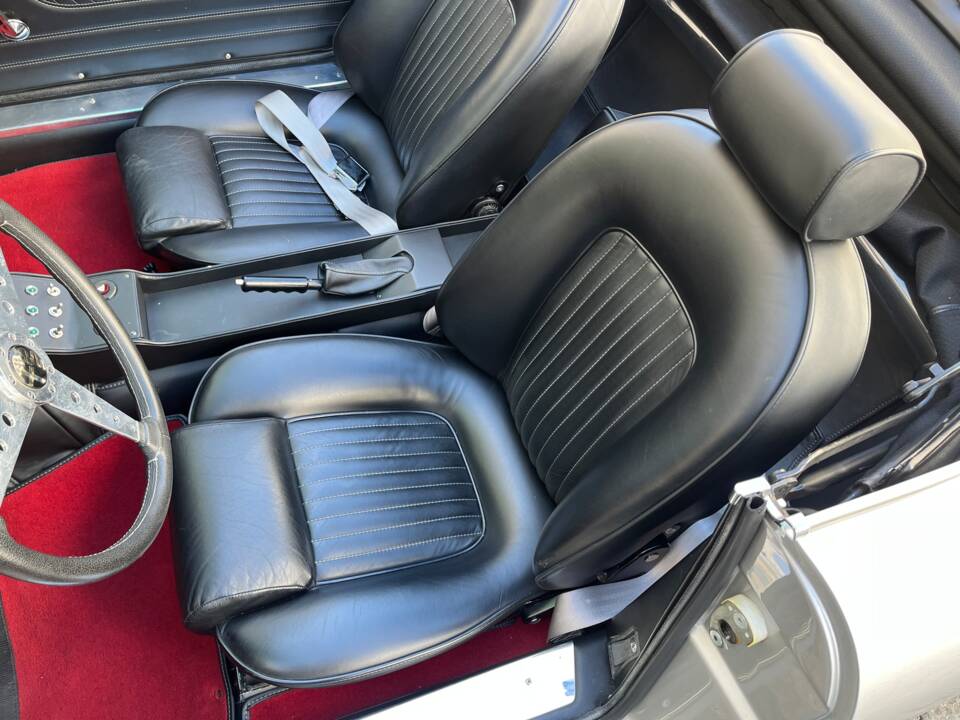 Immagine 25/88 di Alfa Romeo 1750 Spider Veloce (1971)