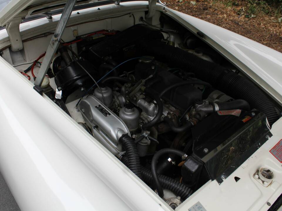 Image 15/17 of MG Midget 1500 (1978)