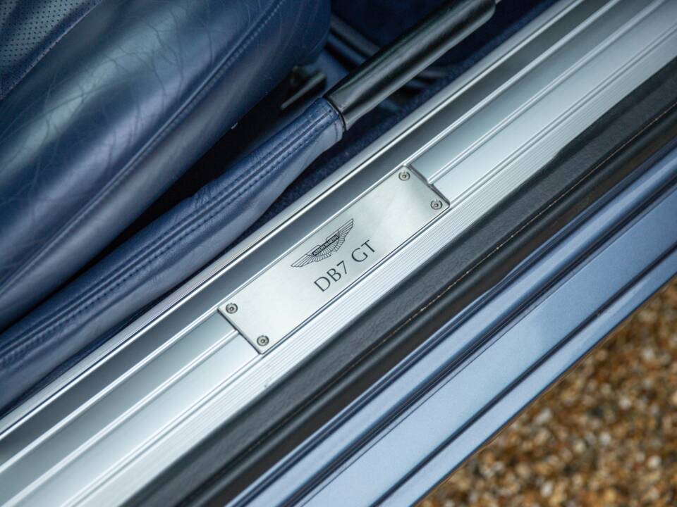 Image 53/74 of Aston Martin DB 7 GT (2004)