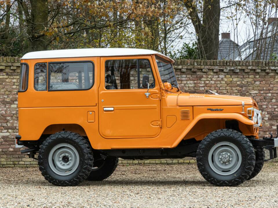Image 40/50 of Toyota Land Cruiser FJ 40 (1980)