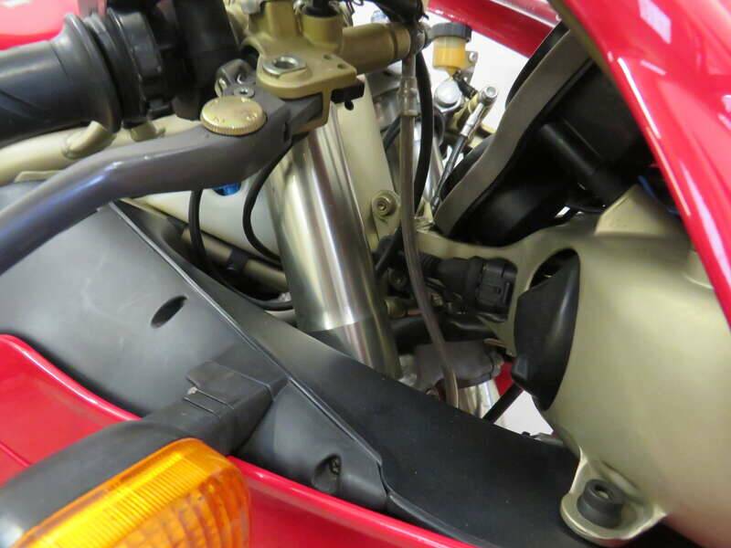 Bild 27/47 von Ducati 916 Strada (1994)