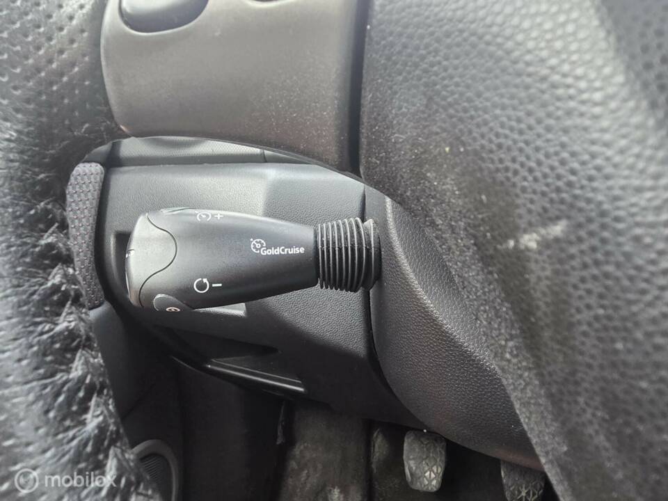 Image 17/27 de Mazda 3 - 1.6 (2009)